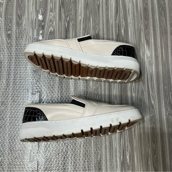 Vionic | Abyss Dinora Leather Sneaker - Picture 4 of 7